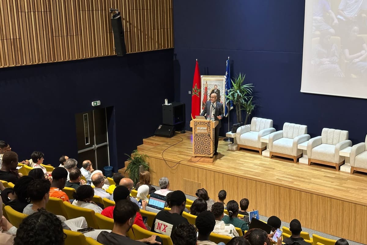 Révolution des matériaux quantiques : Pr. Mohamed Azzouz explore les technologies qui façonneront l’avenir