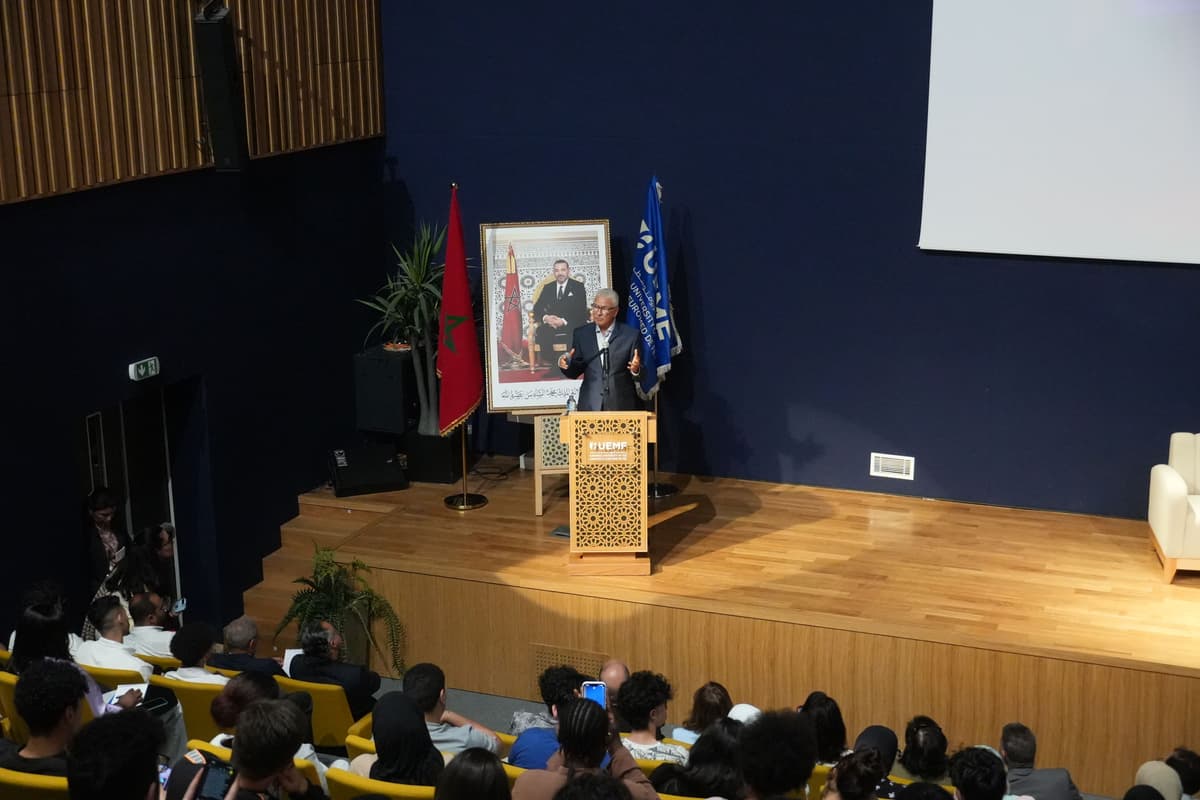 Journée internationale des infirmières : conférence consacrée à la formation des professionnels de santé de demain