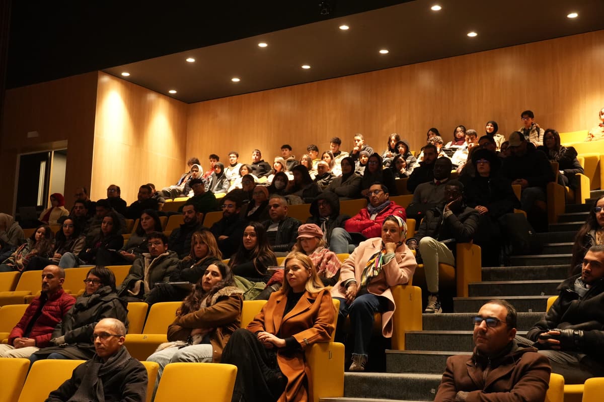 Platon et l’éthique citoyenne : conférence du Dr. Rachid Achachi