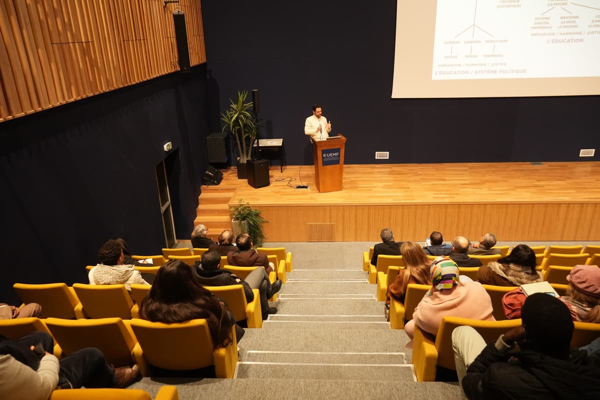 Platon et l’éthique citoyenne : conférence du Dr. Rachid Achachi