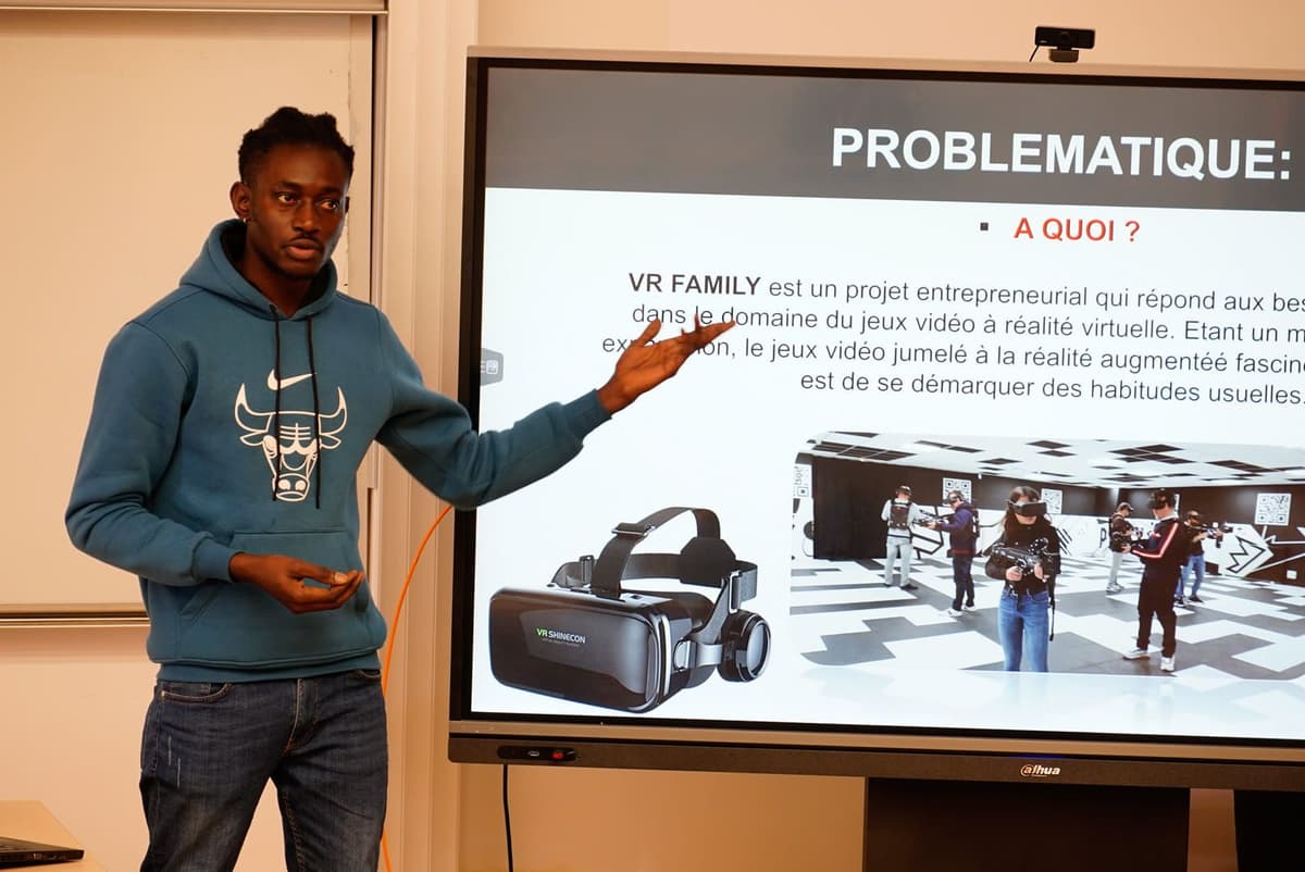 [Incubateur BlueSpace] Séance de pitch des candidats porteurs de projets 