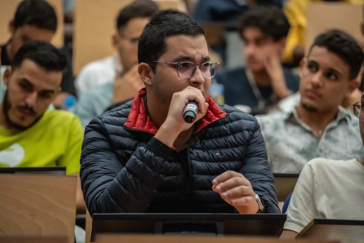 Les grandes écoles de pensée dans les relations internationales : thématique de la conférence du Pr. Rachid Achachi