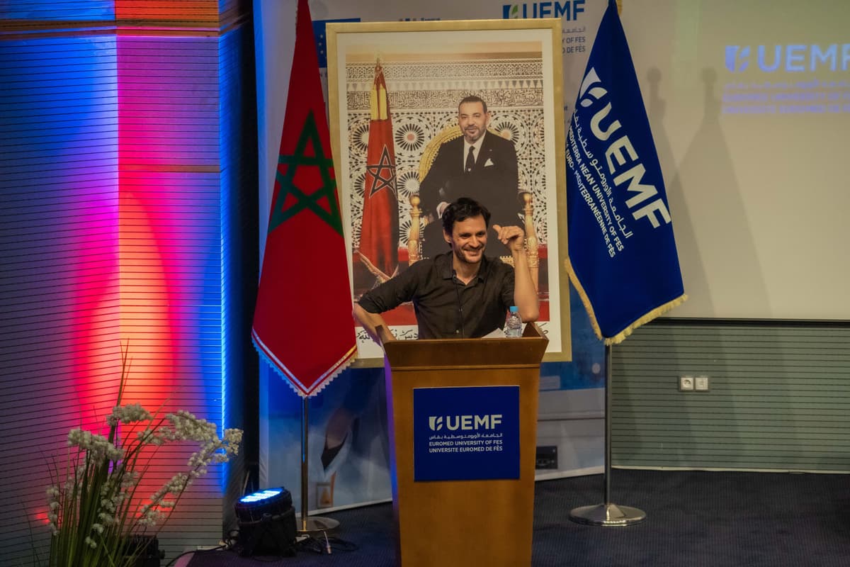 Les grandes écoles de pensée dans les relations internationales : thématique de la conférence du Pr. Rachid Achachi