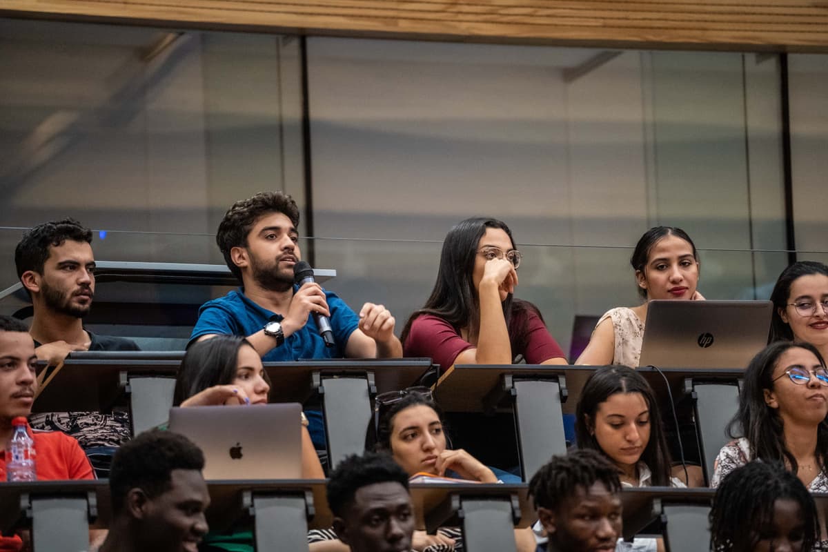 Les grandes écoles de pensée dans les relations internationales : thématique de la conférence du Pr. Rachid Achachi