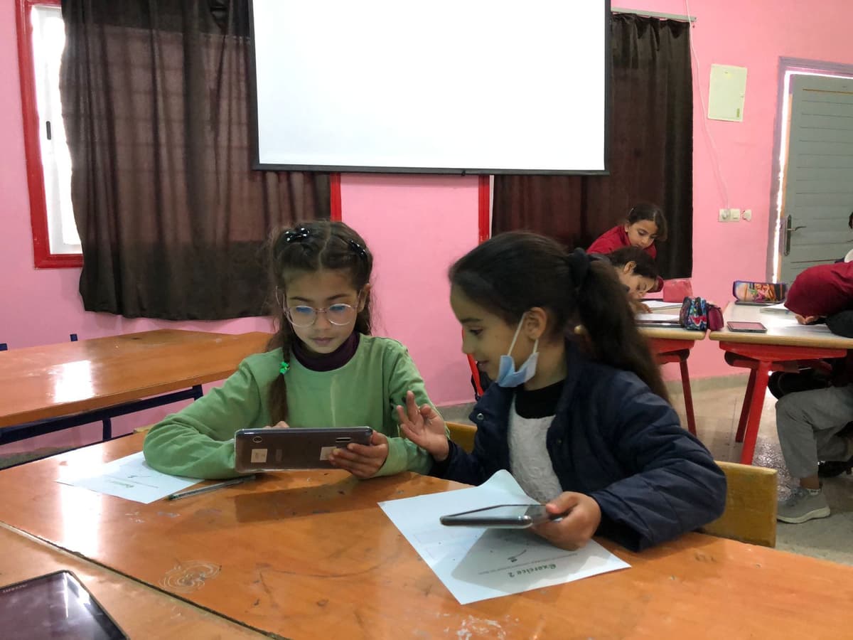 [Chaire ICESCO Femmes en Sciences : IA et Futur] plus de 100 élèves filles du primaire de la région Fès-Meknès découvrent l’IA lors des Coding Bootcamps 