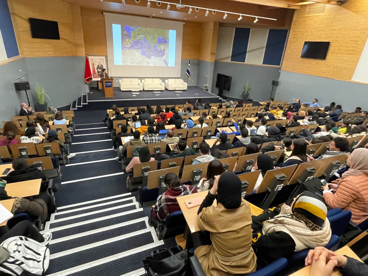 Les défis géopolitiques de la Méditerranée : une analyse holistique et des enseignements imprégnés d'histoire