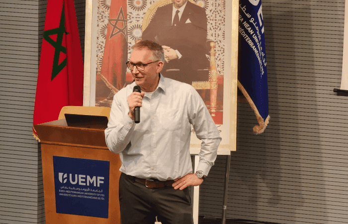 Visite d’une délégation de Pinnacle Teaching Solutions et conférence sur les leçons du leadership