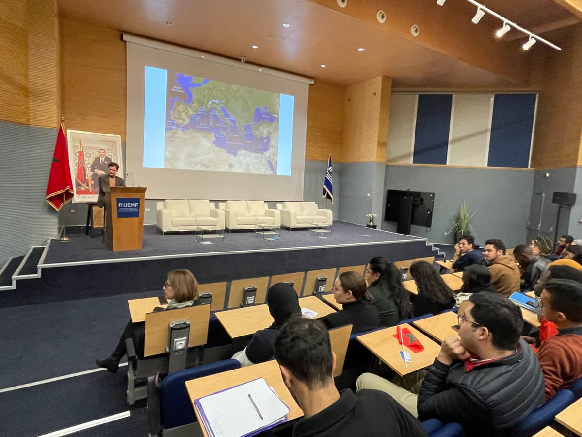 Les défis géopolitiques de la Méditerranée : une analyse holistique et des enseignements imprégnés d'histoire