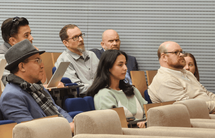 Visite d’une délégation de Pinnacle Teaching Solutions et conférence sur les leçons du leadership