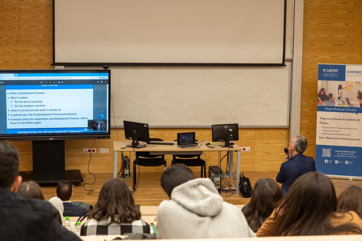 Formation certifiante dispensée par la BEI et l'UpM sur le financement des projets de développement