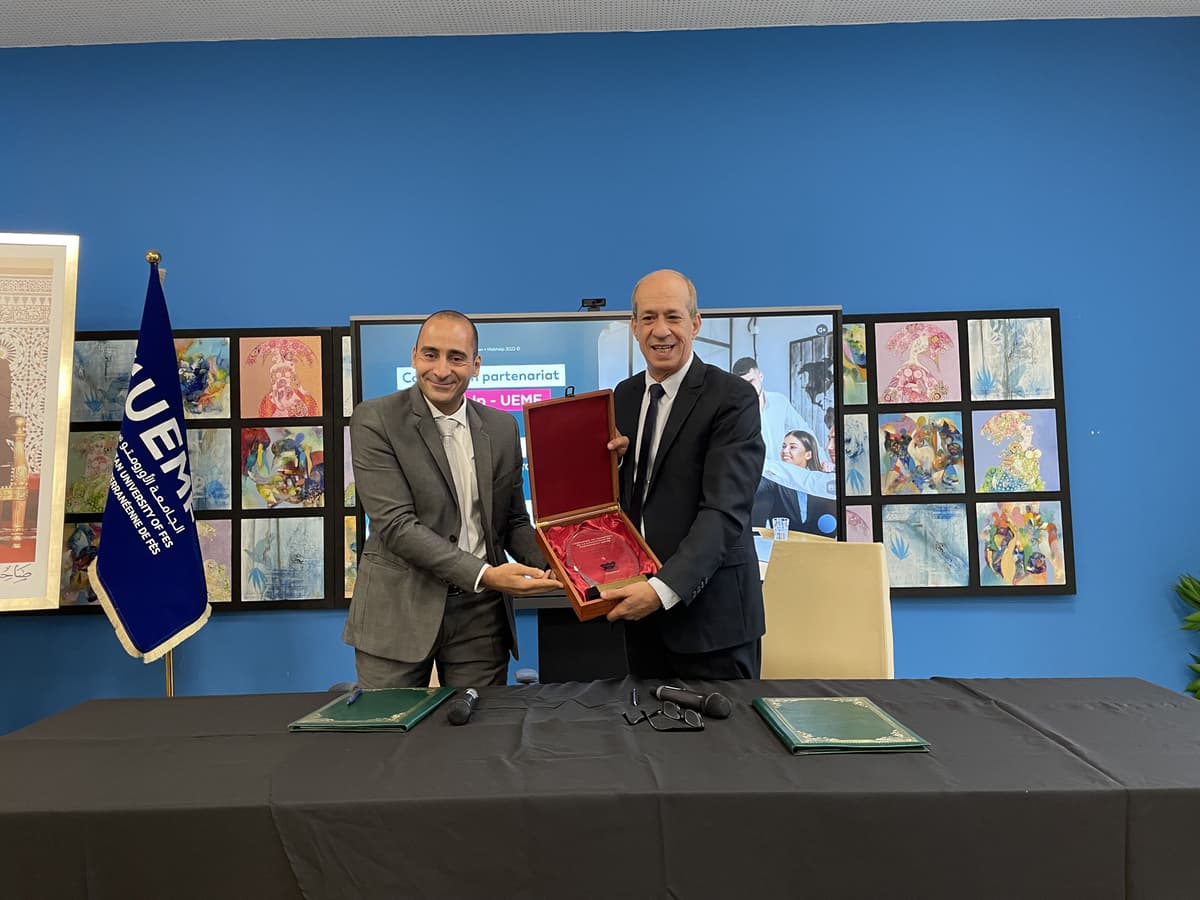 Signature d'une convention de partenariat entre l'UEMF et Webhelp Maroc