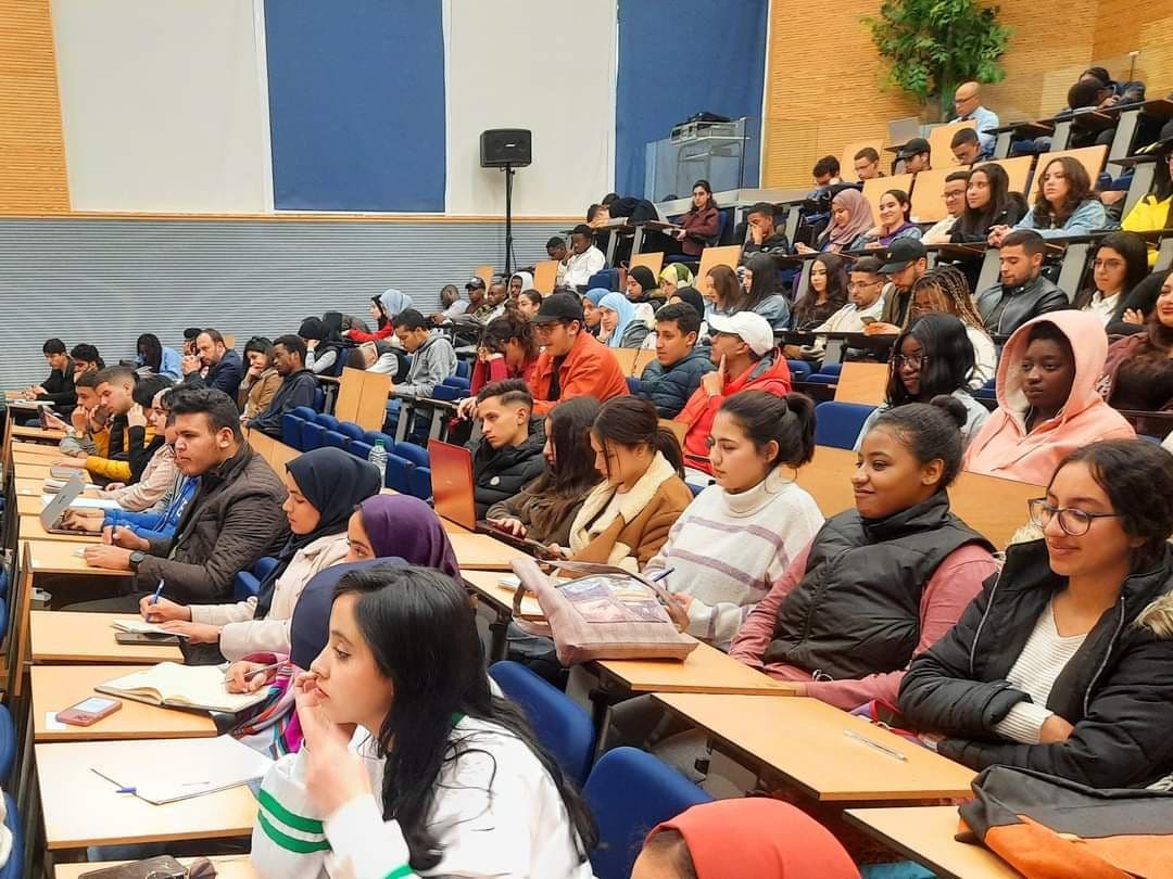 Être jeune en Méditerranée, Interrogations du présent et regards sur l'avenir par Pr. Driss Guerraoui