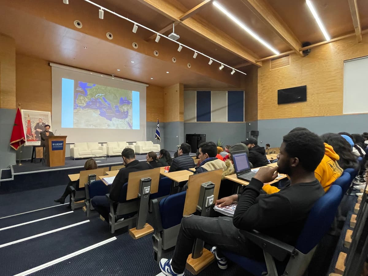 Les défis géopolitiques de la Méditerranée : une analyse holistique et des enseignements imprégnés d'histoire