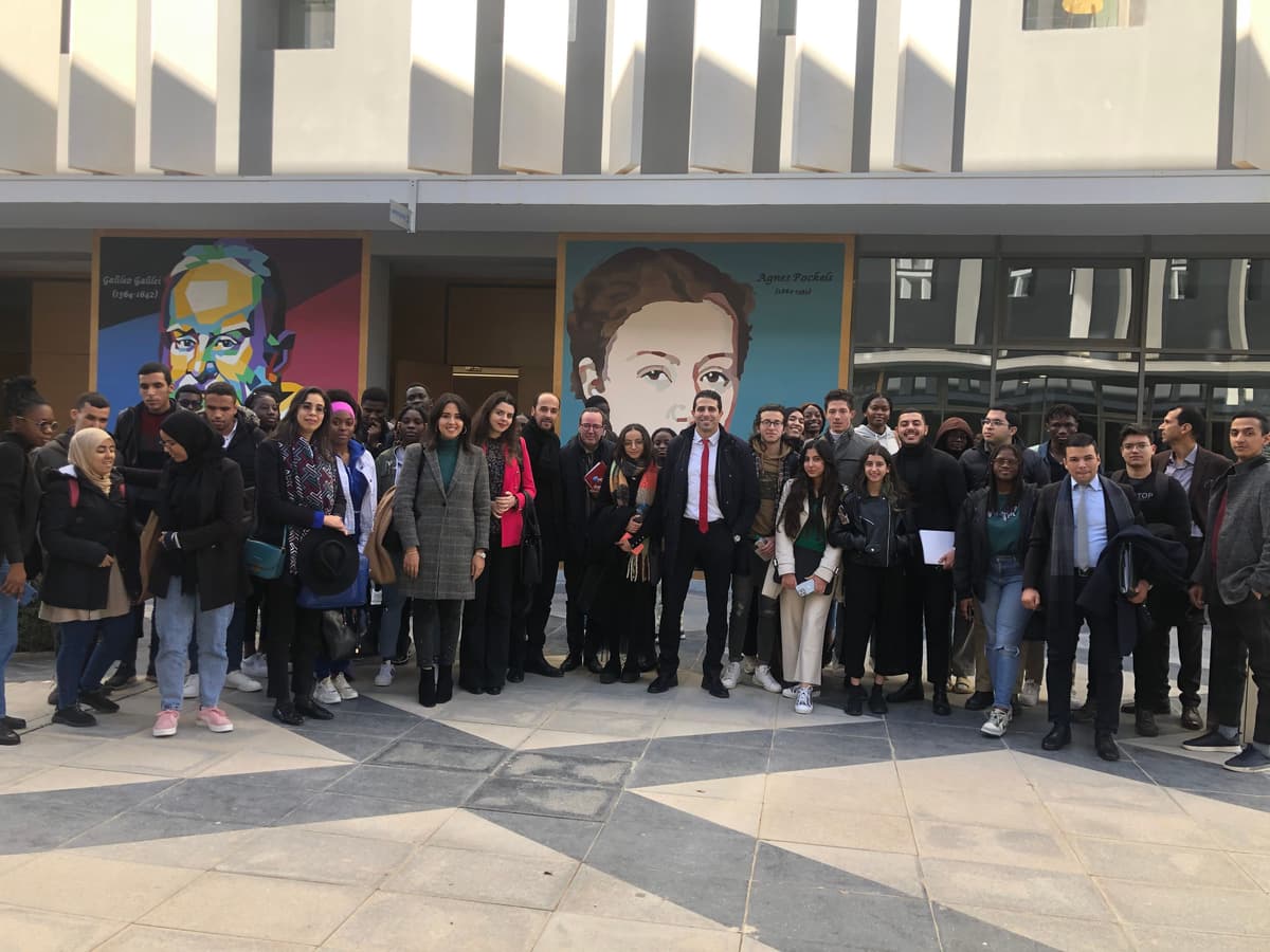 Table ronde : "La loi de finances : cadre juridique et contexte économique"