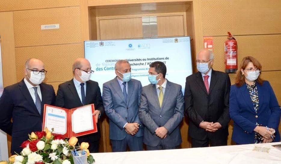 Signature des contrats de soutien des projets de recherche scientifique dans l’intelligence artificielle