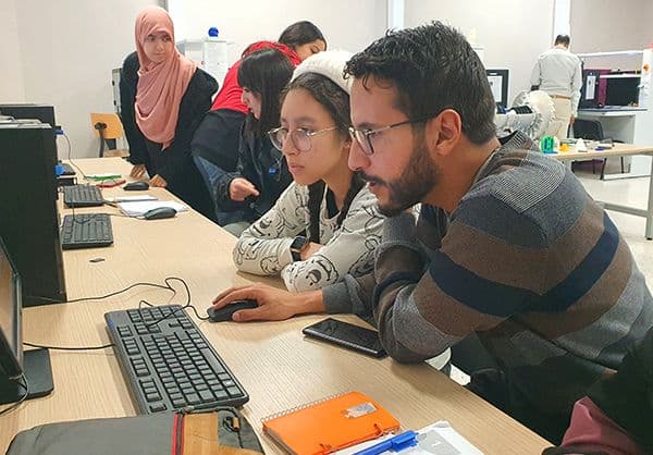 L’Université accompagne les jeunes collégiens de la province de Moulay Yacoub dans l’innovation et la robotique.