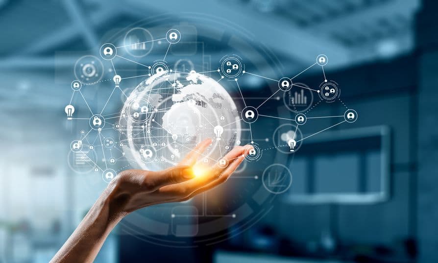 En Afrique, mettre l'IA entre les mains des femmes : Pr.Maha Gmira au magazine Poly