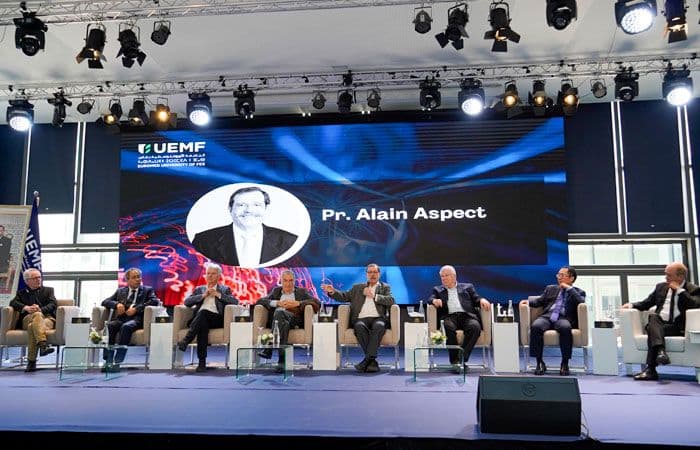 Des Prix Nobel réunis à l'UEMF : Débattre des avancées en physique quantique et technologies des lasers