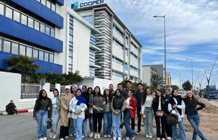 Visite des étudiants de la Faculté Euromed de Pharmacie aux laboratoires pharmaceutiques