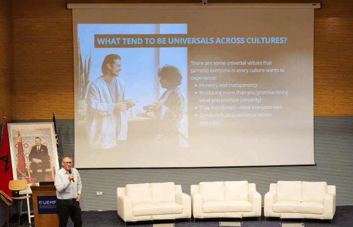 Visite d’une délégation de Pinnacle Teaching Solutions et conférence sur les leçons du leadership