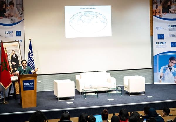 Conférence du Pr. Rachid ACHACHI : "Qu’est-ce que la géopolitique : introduction aux fondamentaux"