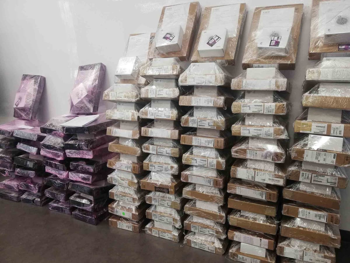 l'UE, la BEI et l'UEMF octroient 422 ordinateurs + Clés 4G avec abonnement d’un an aux étudiants boursiers