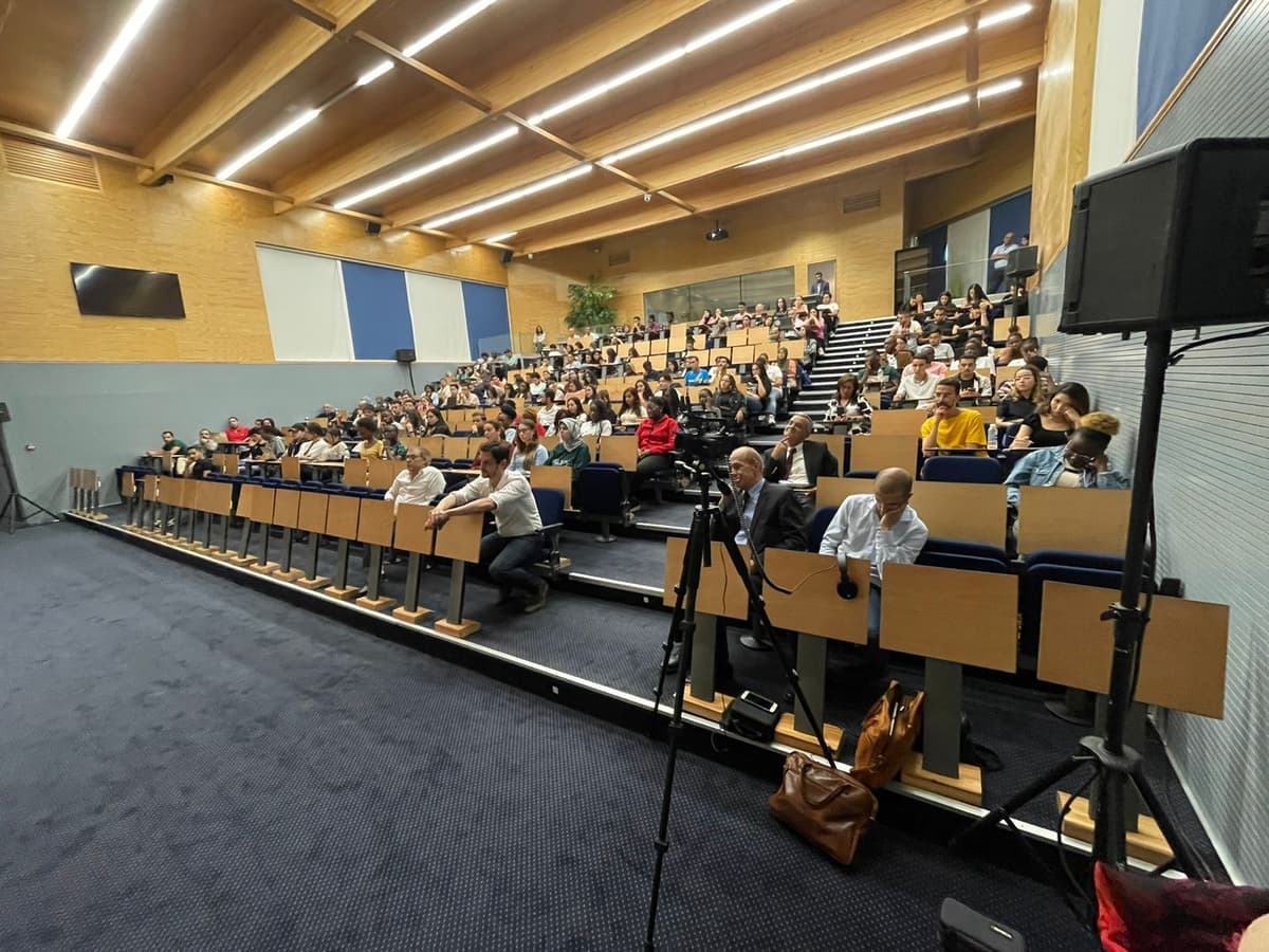 Pr. Rachid Achachi aborde la thématique de la pensée géopolitique de Carl Schmitt : l'opposition terre/mer