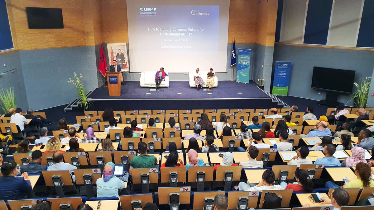 Conférence : "Comment construire un avenir commun de l'Afrique postcoloniale?"