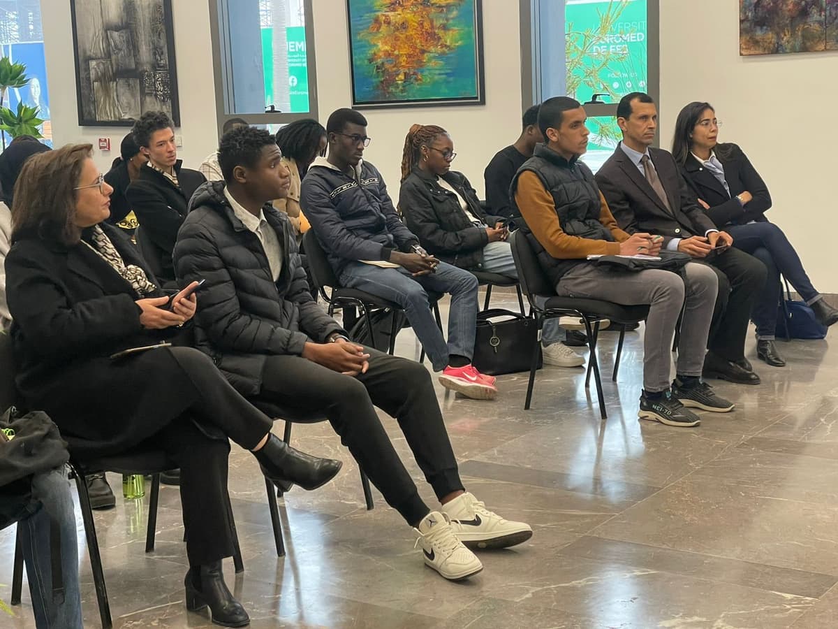 Table ronde autour du thème « L'immigration : facettes croisées »