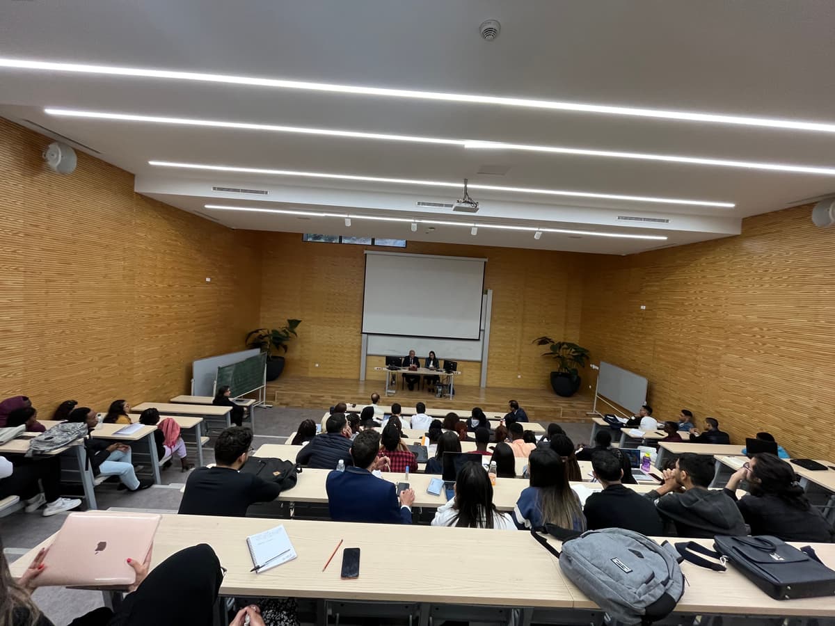 Rédiger une constitution : quels équilibres ? sujet de la leçon inaugurale de l'ISJP