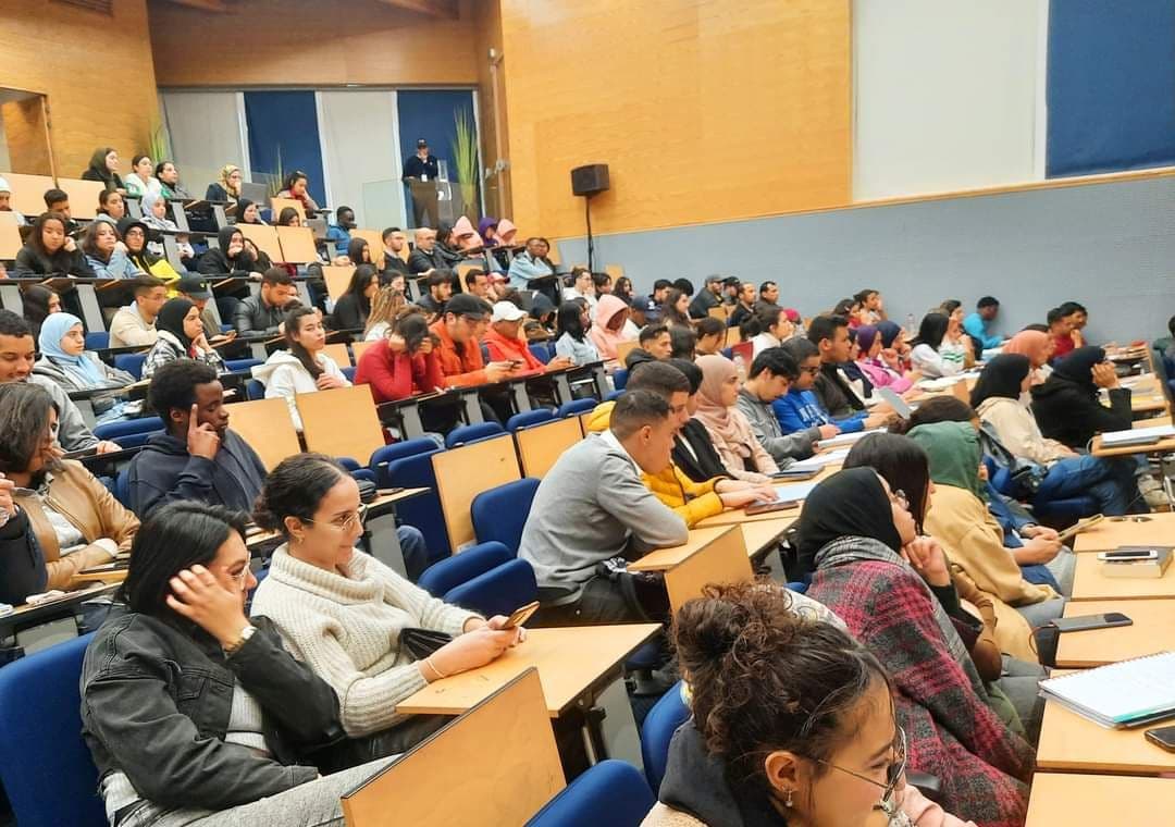 Être jeune en Méditerranée, Interrogations du présent et regards sur l'avenir par Pr. Driss Guerraoui