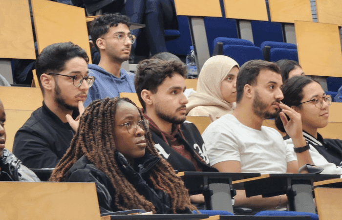 Visite d’une délégation de Pinnacle Teaching Solutions et conférence sur les leçons du leadership