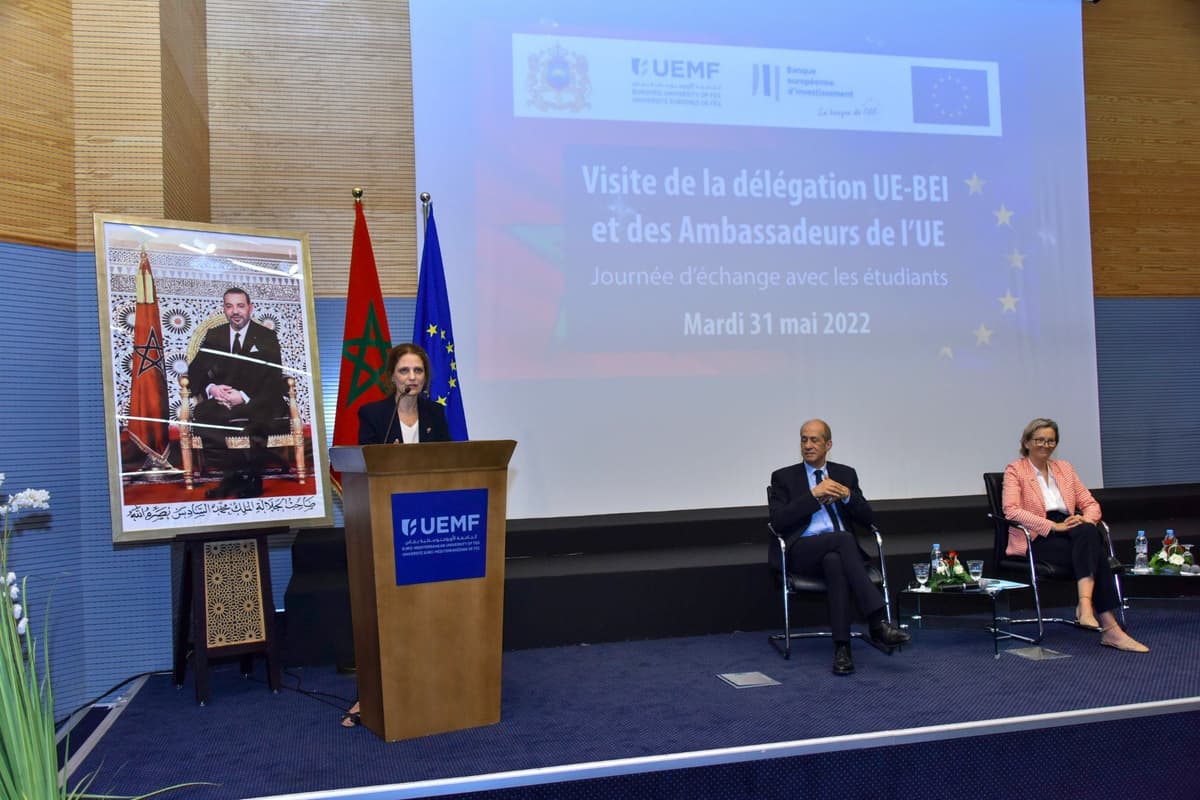 Une délégation composée de l’UE, de la BEI et des Ambassadeurs de l’UE, visite l’UEMF pour un échange inédit avec les étudiants