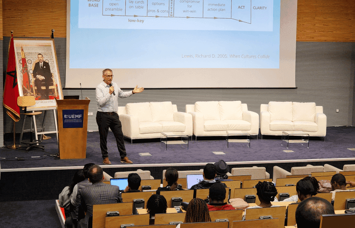 Visite d’une délégation de Pinnacle Teaching Solutions et conférence sur les leçons du leadership