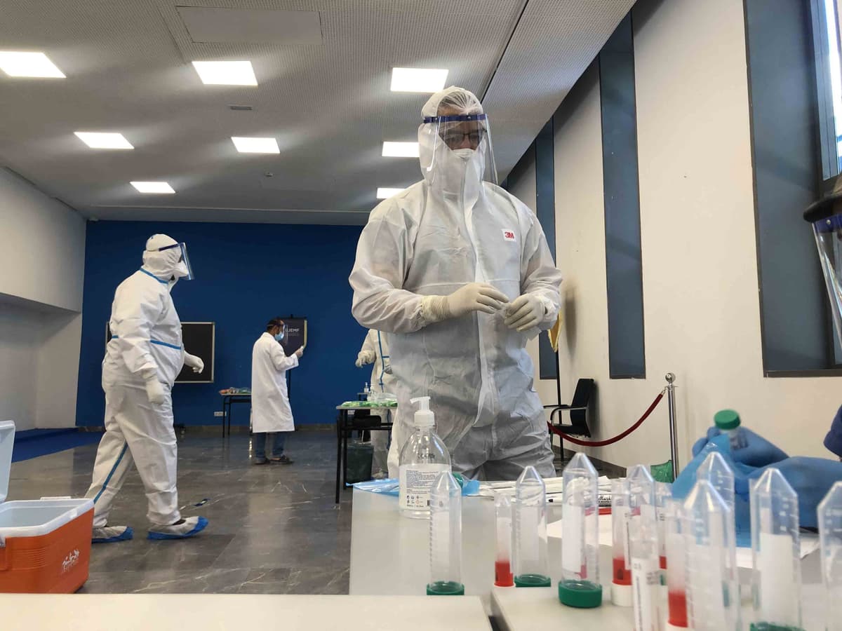 Tests de dépistage pour l’ensemble du personnel