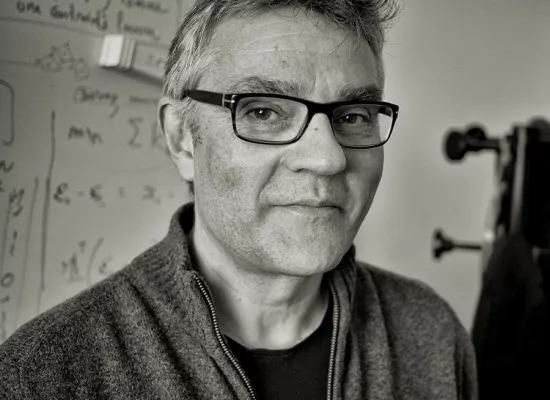 Sr. Profesor Stéphane CANU